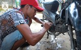 Cửa hàng sửa xe miễn phí cho người dân vùng lũ tại Chương Mỹ